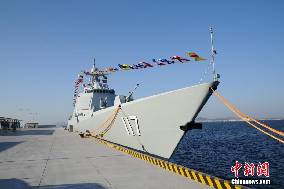 Novo modelo de contratorpedeiro “Xining” entra em opera??o