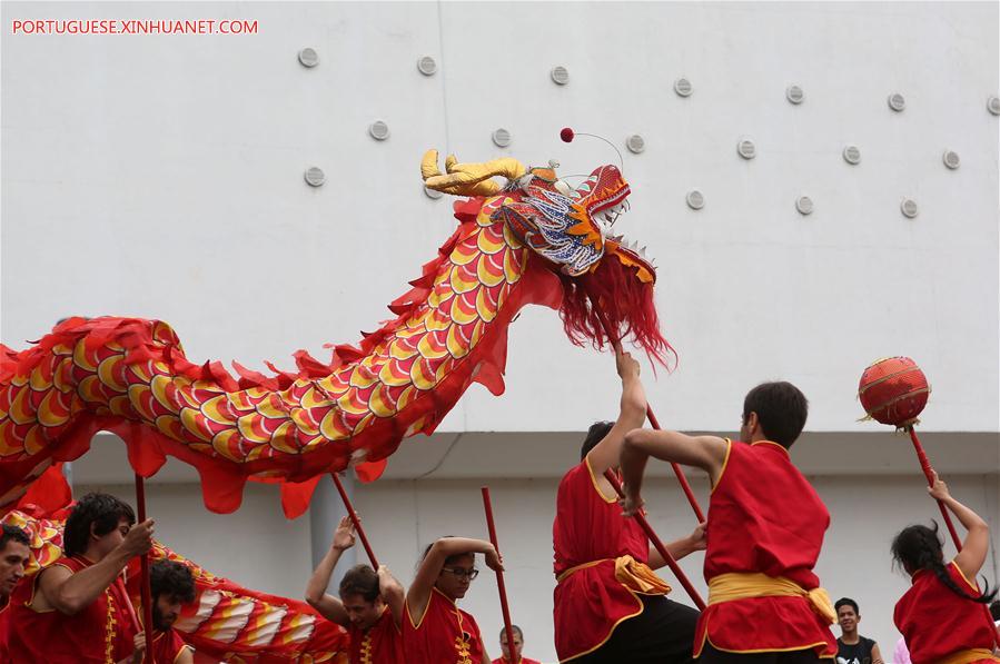 Dan?a do drag?o anuncia as celebra??es do Ano Novo Lunar chinês no Brasil