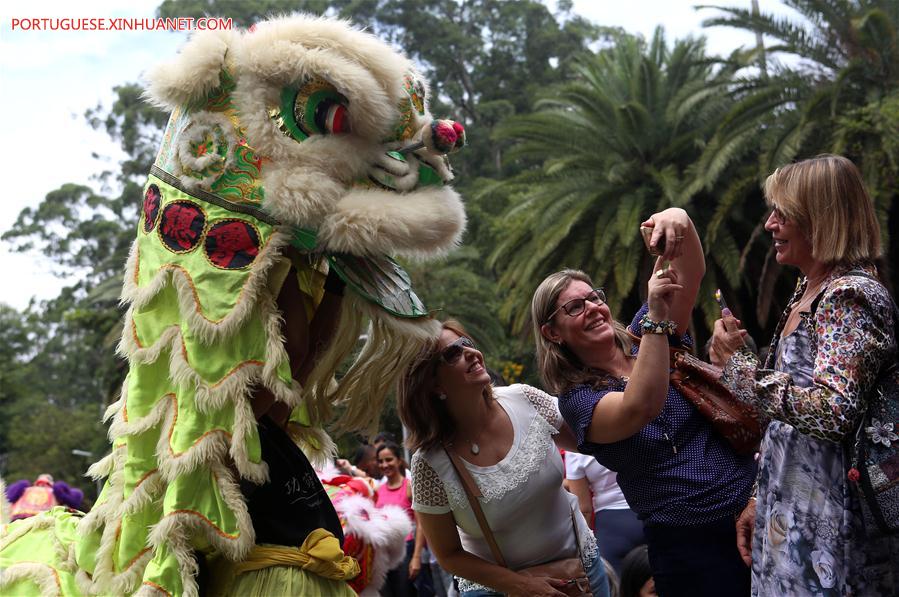Dan?a do drag?o anuncia as celebra??es do Ano Novo Lunar chinês no Brasil