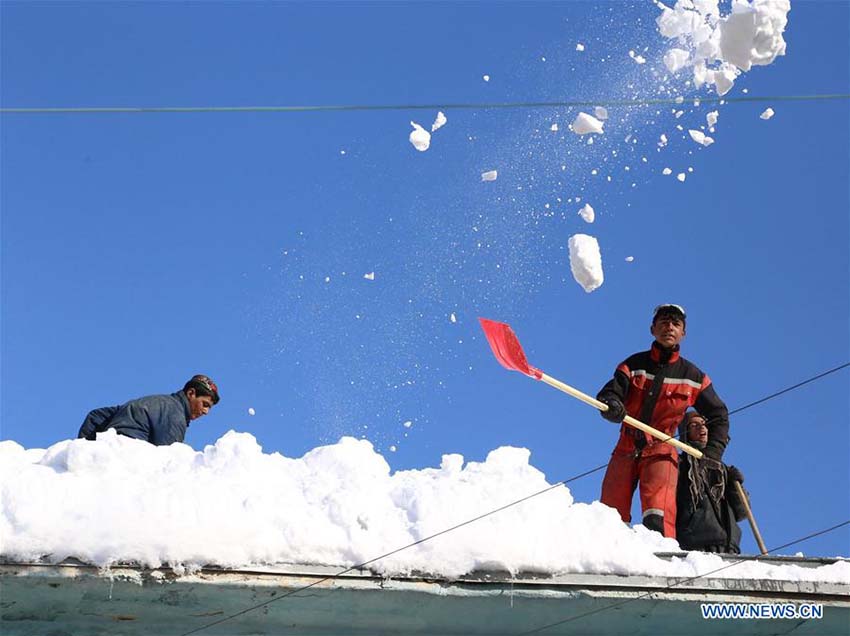 Neve e tempo frio deixam mais de 100 mortos no Afeganist?o