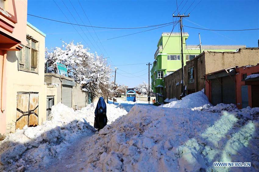 Neve e tempo frio deixam mais de 100 mortos no Afeganist?o
