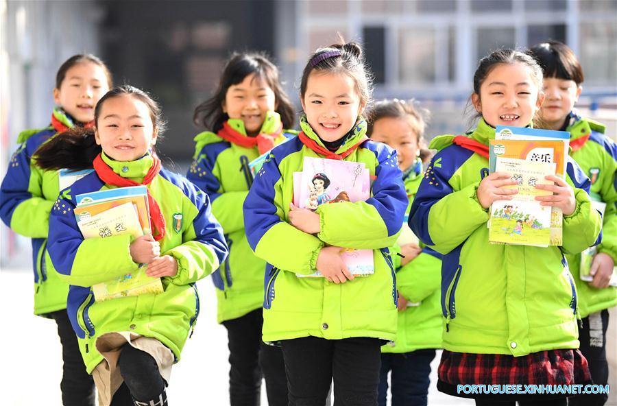 Come?a o novo semestre letivo nas escolas chinesas