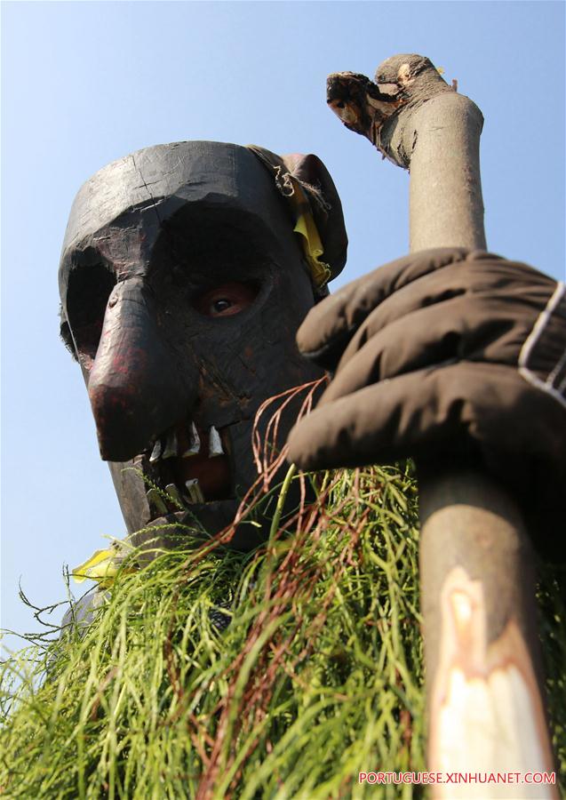 Alde?es de Anchui fazem ritual para homenagear o deus das montanhas 