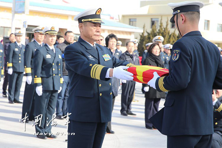 Novo navio de treinamento chinês “Qi Jiguang” entra em servi?o