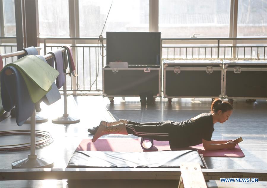 Trupe acrobática chinesa bate recorde do Guinness