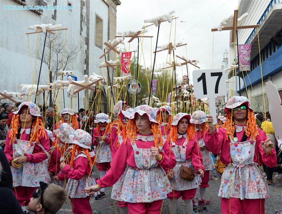 Carnaval de Torres Vedras atrai multid?o de foli?es locais e estrangeiros