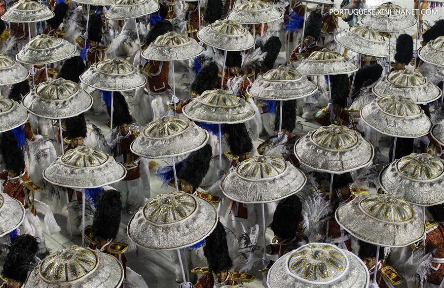 Desfiles das escolas de samba do Rio de Janeiro em imagens