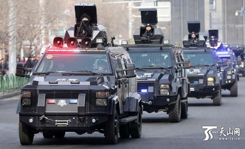 100 Mil policiais armados organizados para combate ao terrorismo em Xinjiang