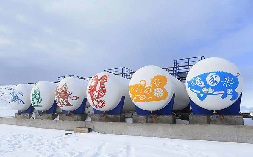 Esta??o chinesa na Antártida é redecorada pela equipe ali presente