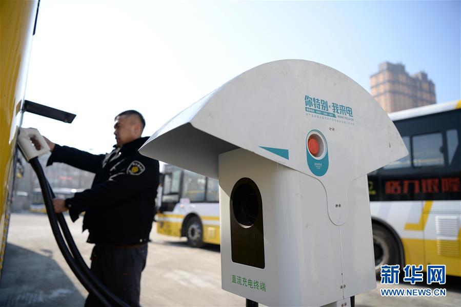 Primeira série de ?nibus elétricos circula de forma estável em Harbin