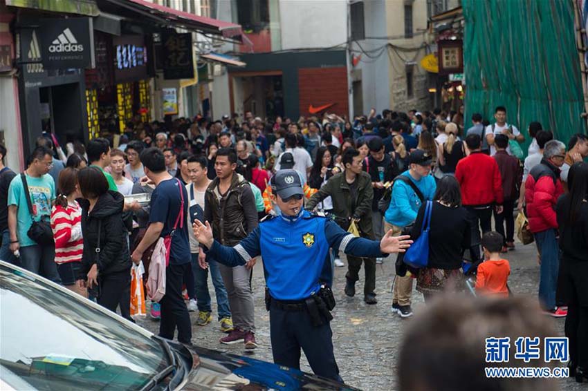 Polícia de turismo entra ao servi?o em Macau