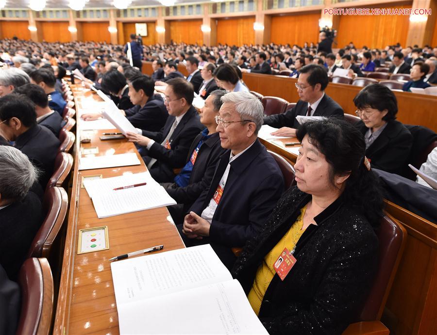Segunda reuni?o plenária da 5a sess?o do 12o Comitê Nacional da CCPPCh é realizada em Beijing