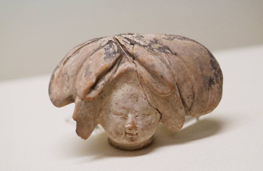 Estatuetas de ceramica revivem vida de mulheres chinesas na antiguidade