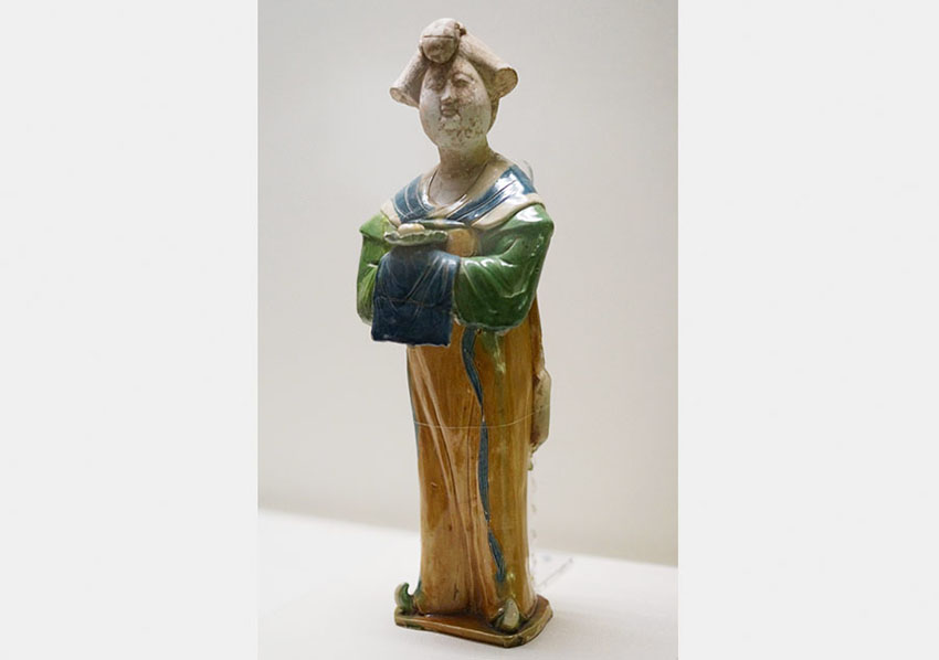 Estatuetas de ceramica revivem vida de mulheres chinesas na antiguidade