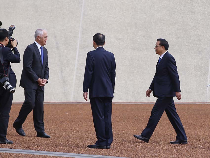 Premiê chinês comparece à cerim?nia de boas-vindas em Canberra