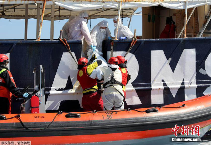 ONG teme que 240 migrantes tenham morrido no Mediterraneo