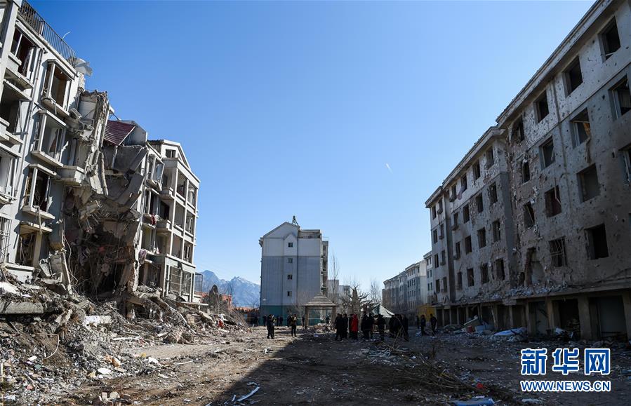 Número de vítimas após explos?o em prédio residencial na China sobe para cinco