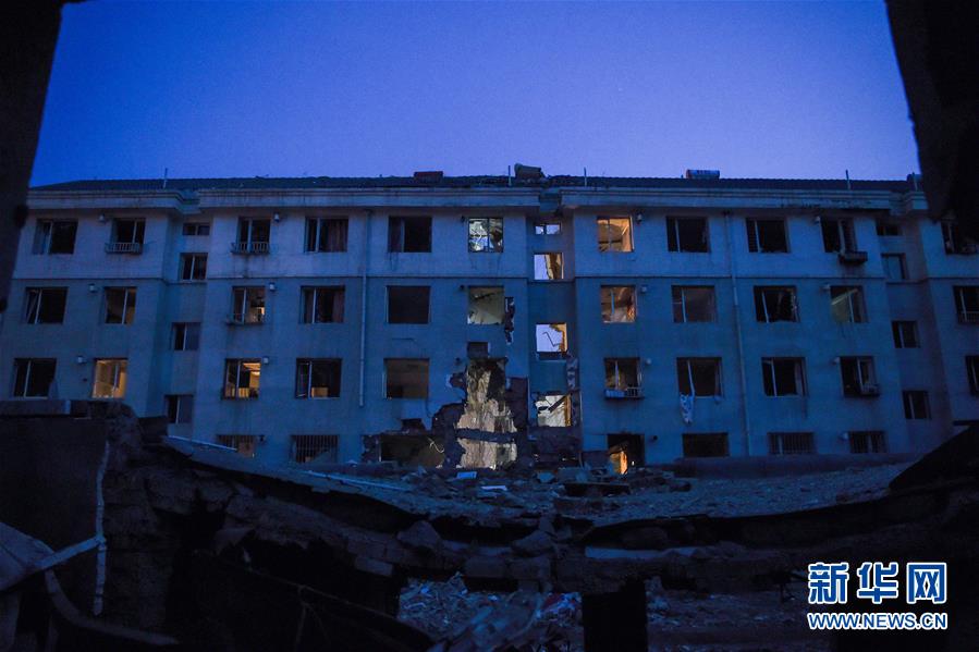 Número de vítimas após explos?o em prédio residencial na China sobe para cinco