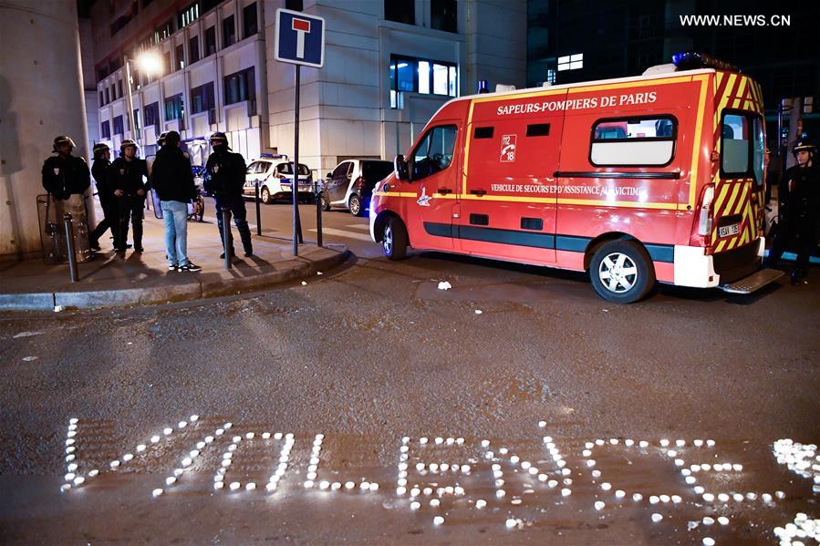 Chineses protestam em Paris contra morte de compatriota