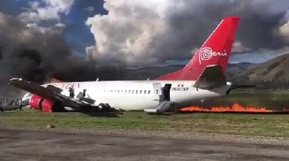 Avi?o com 141 passageiros incendeia-se ao aterrissar no Peru