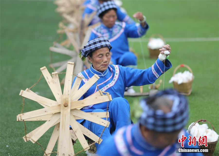 Grupo de Mulheres estabelece novo recorde mundial pela fia??o tradicional de massa