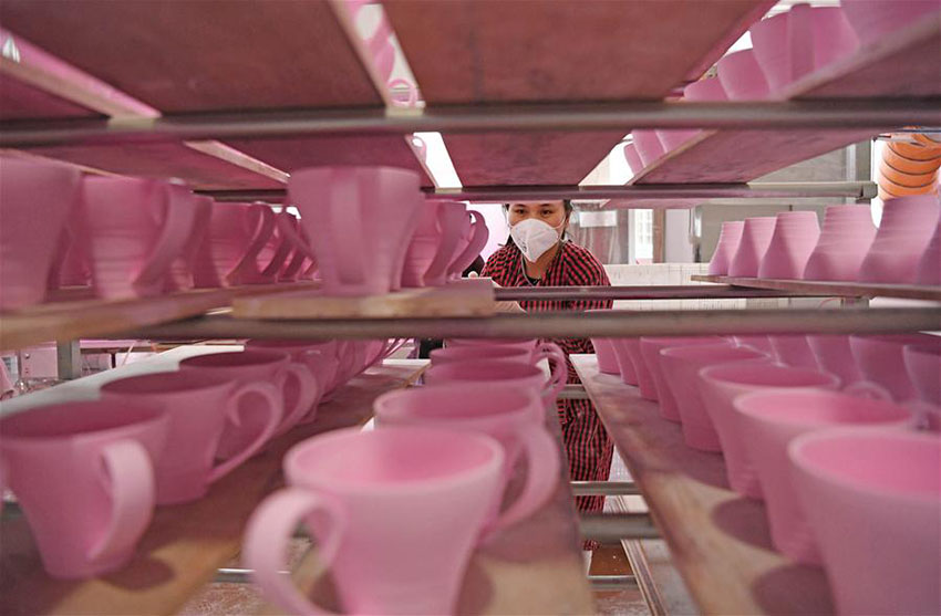 Produtos de porcelana de Jingdezhen exportados para 75 países e regi?es