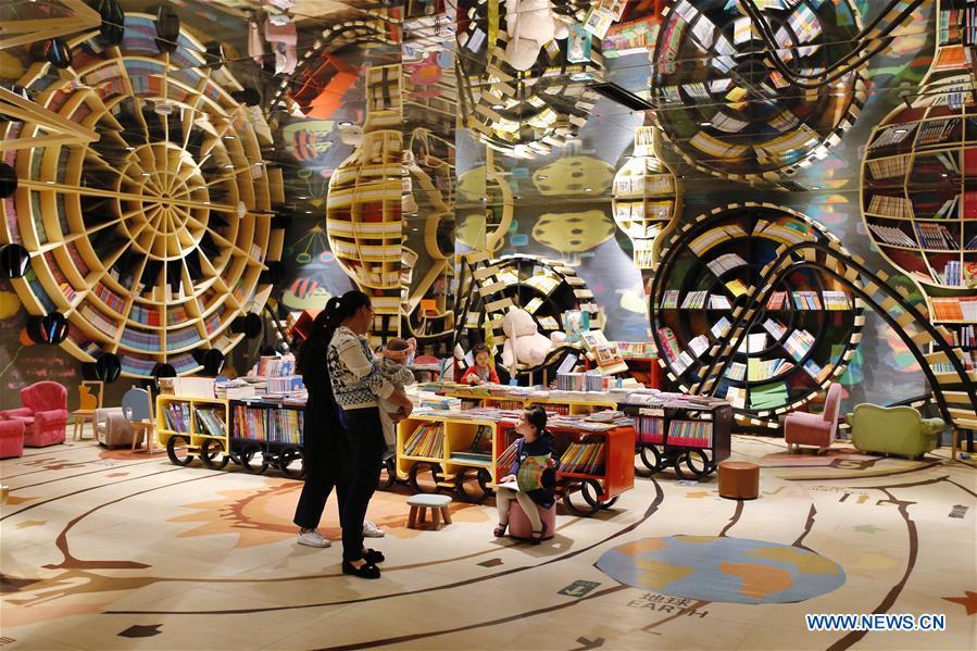 Livraria com decora??o inovadora atrai crian?as em Hangzhou