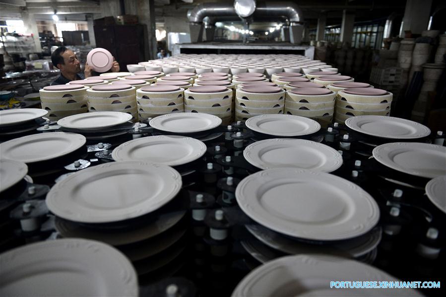 Cidade chinesa de Zibo é conhecida por produ??o e exporta??o de produtos ceramicos
