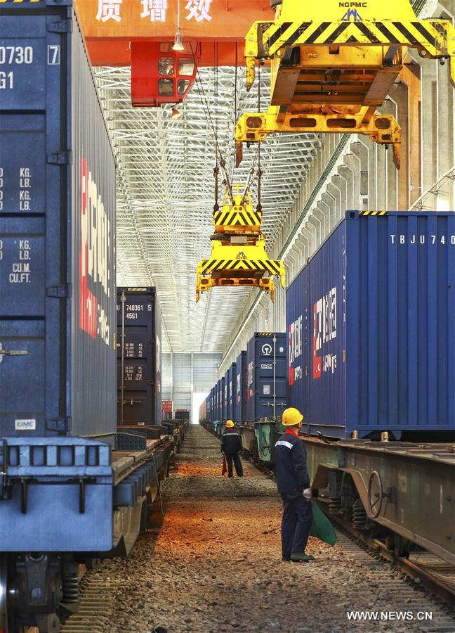 Primeiro trem de carga London-Yiwu com produtos britanicos chega à China
