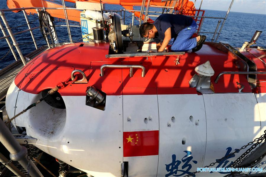 Cientistas chineses embarcam em miss?o às profundezas do Mar do Sul da China