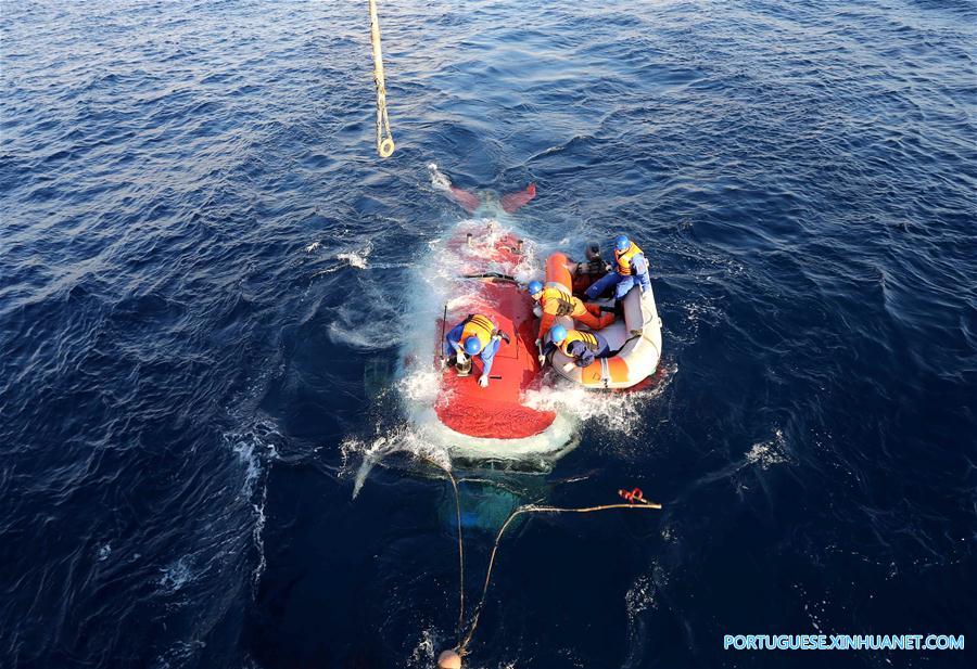 Cientistas chineses embarcam em miss?o às profundezas do Mar do Sul da China
