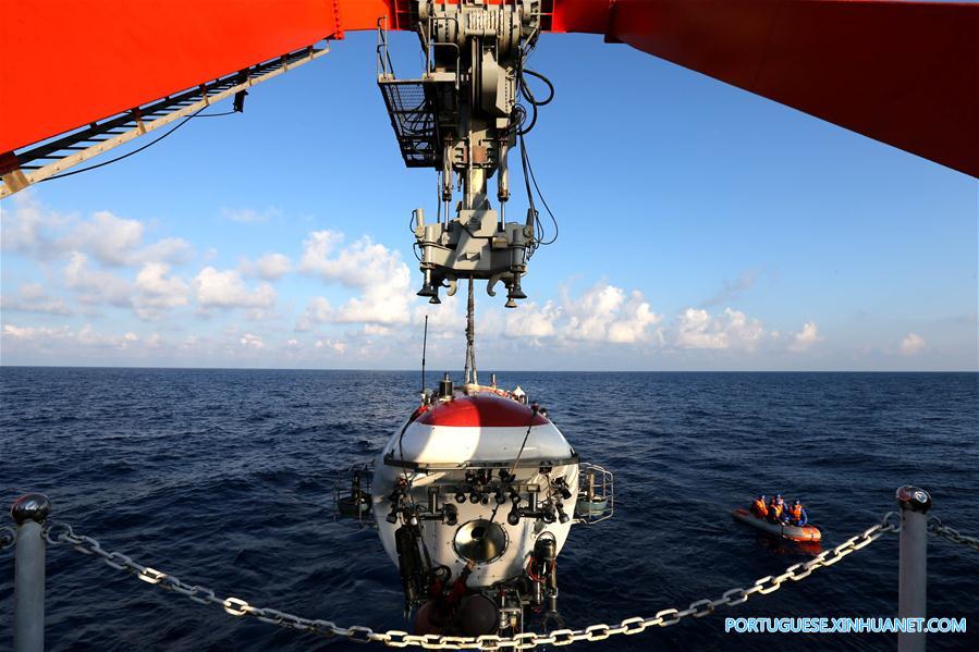 Cientistas chineses embarcam em miss?o às profundezas do Mar do Sul da China