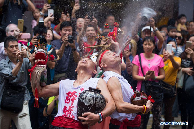 Festival do Drag?o Embriagado é celebrado em Macau