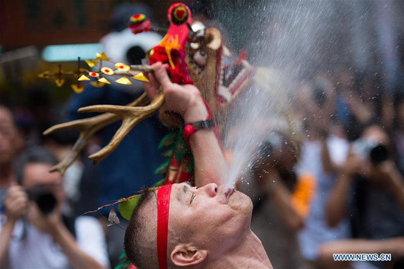 Festival do Drag?o Embriagado é celebrado em Macau