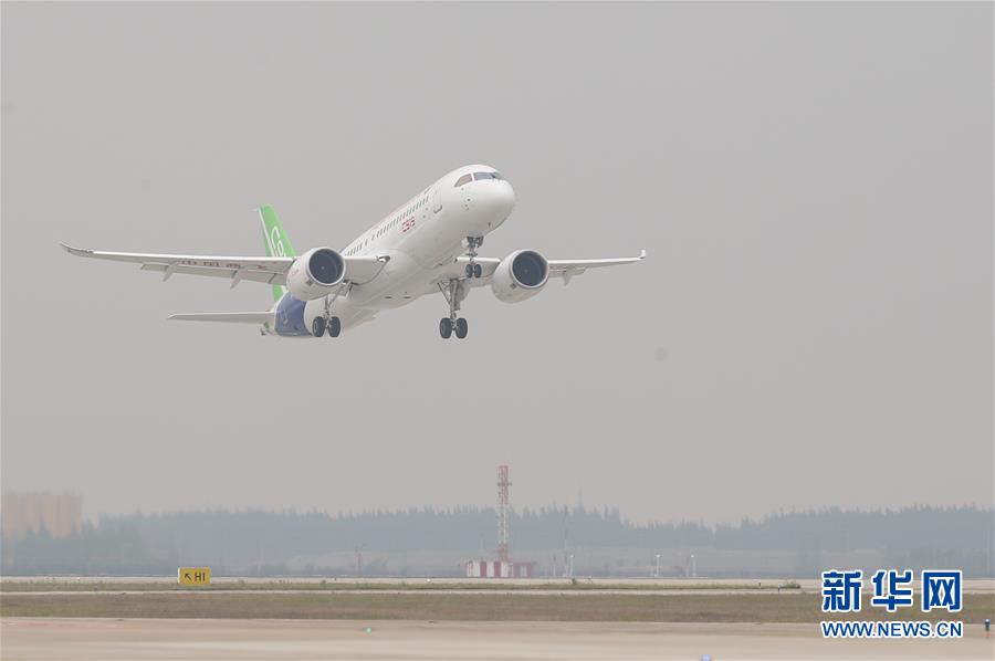 C919: Avi?o comercial fabricado pela China realiza voo inaugural em Shanghai