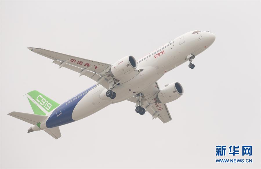 C919: Avi?o comercial fabricado pela China realiza voo inaugural em Shanghai