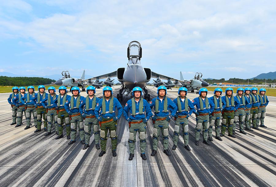 Frota do Mar da do Sul da China realiza treinamento aéreo avan?ado