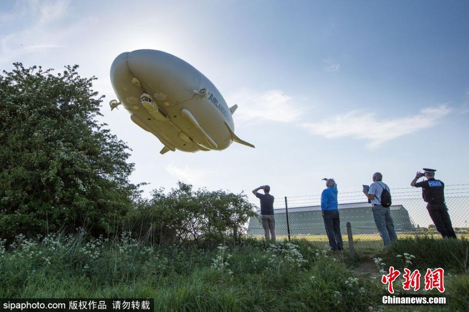Maior aeronave do mundo reinicia voo experimental