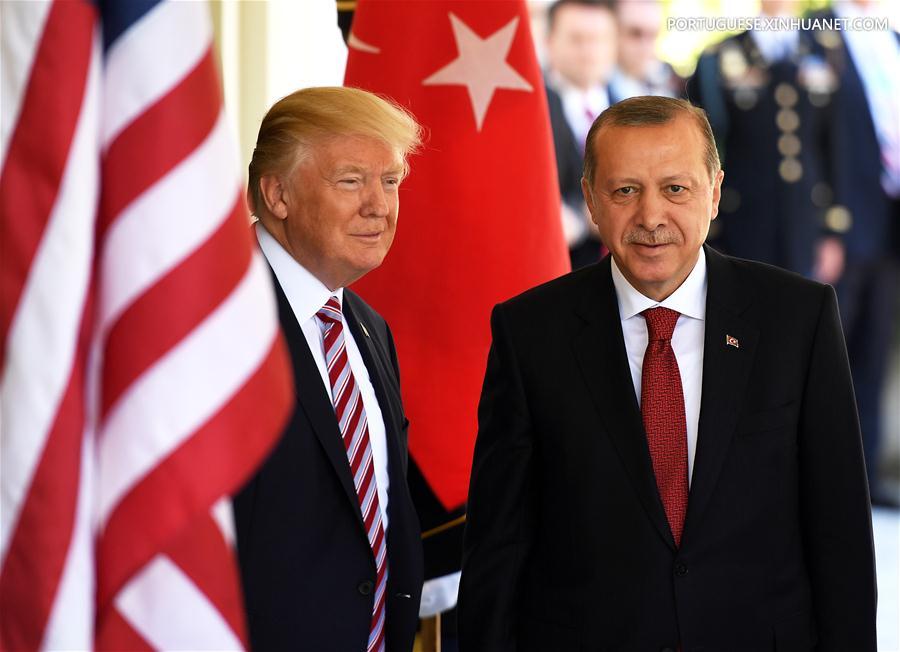 Destaque: Trump e Erdogan prometem reparar relacionamento entre EUA e Turquia em meio a diferen?as existentes