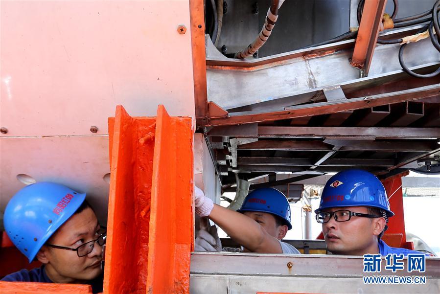 Submersível Jiaolong realizará mergulho na fossa das Marianas