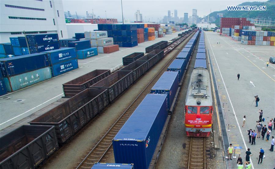 Nova rota sino-europeia de trens de mercadorias com partida em Shenzhen entra em opera??o