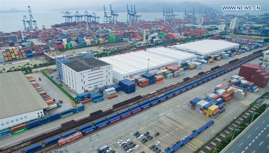 Nova rota sino-europeia de trens de mercadorias com partida em Shenzhen entra em opera??o