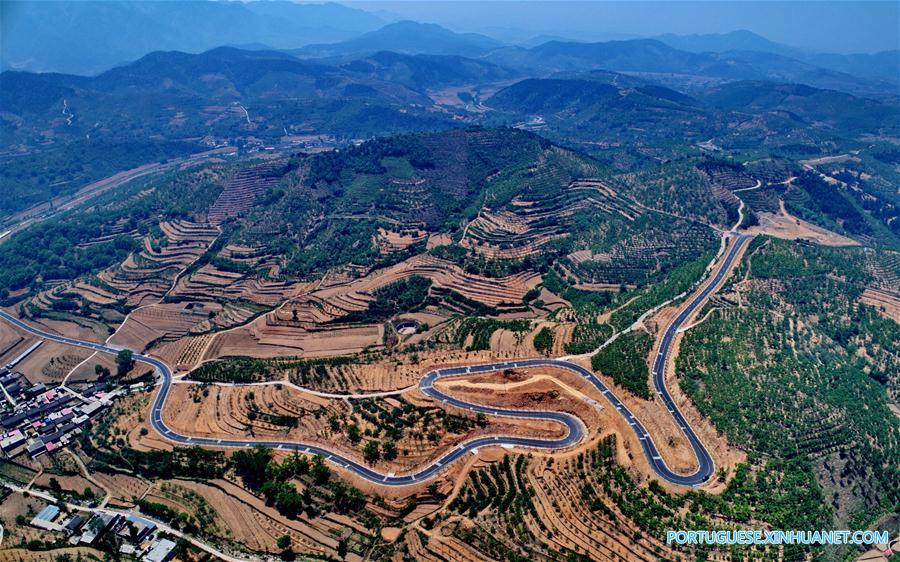 Constru??o de estradas turísticas em Hebei conecta aldeias rurais às relíquias históricas