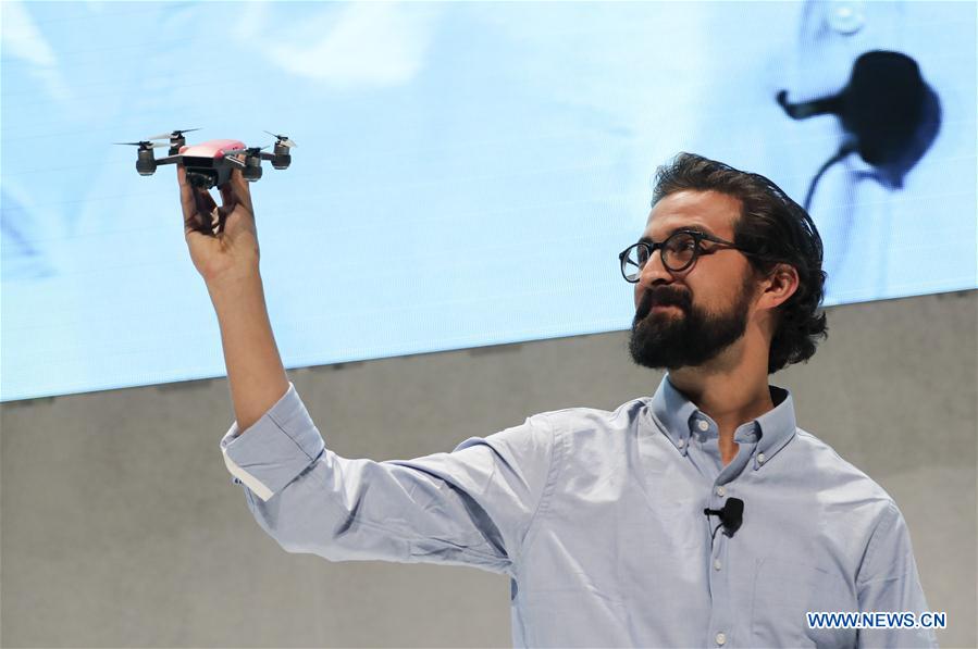 DJI anuncia primeiro drone do tamanho da m?o em Nova Iorque
