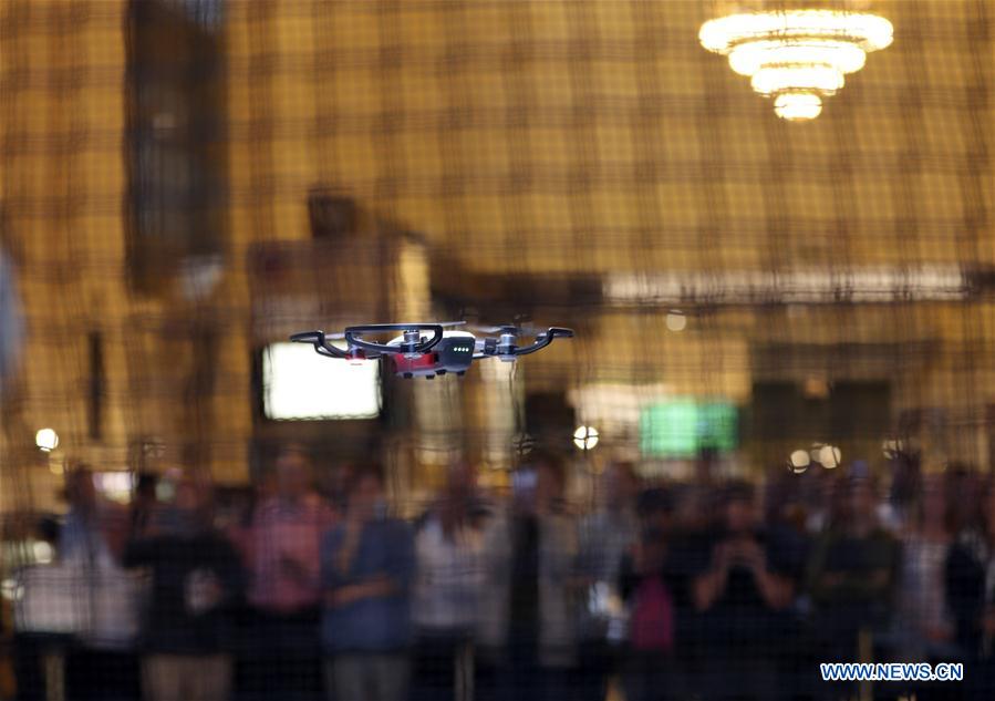DJI anuncia primeiro drone do tamanho da m?o em Nova Iorque