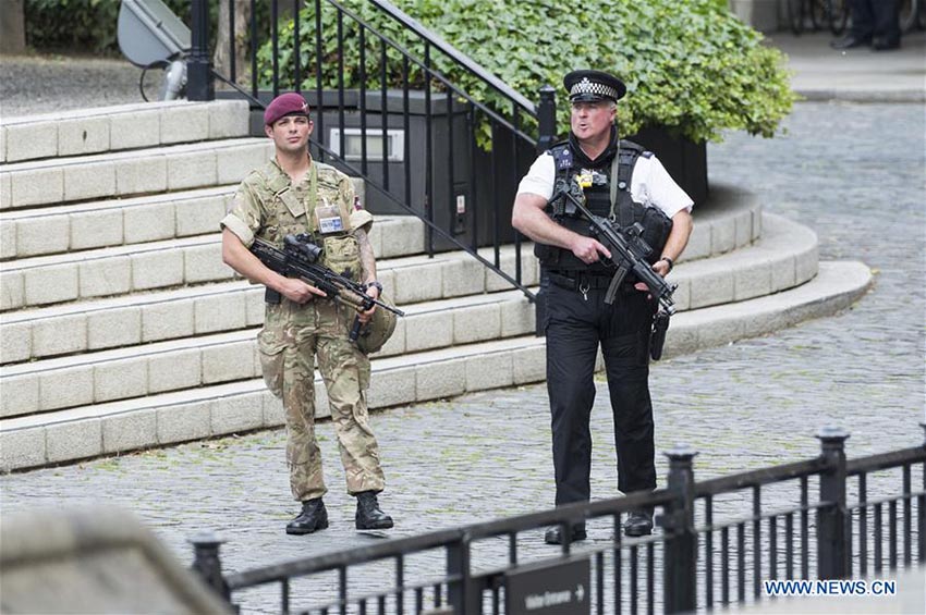 Reino Unido eleva estado de alerta contra amea?as terroristas para o nível máximo