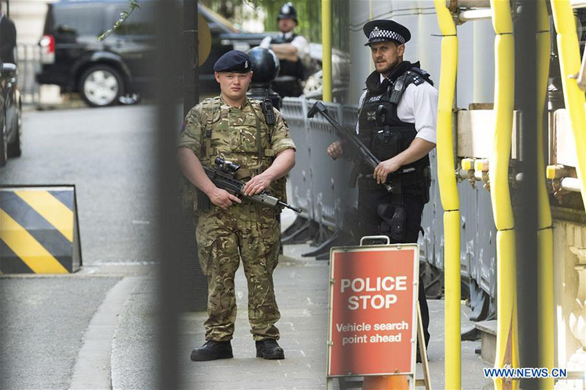 Reino Unido eleva estado de alerta contra amea?as terroristas para o nível máximo