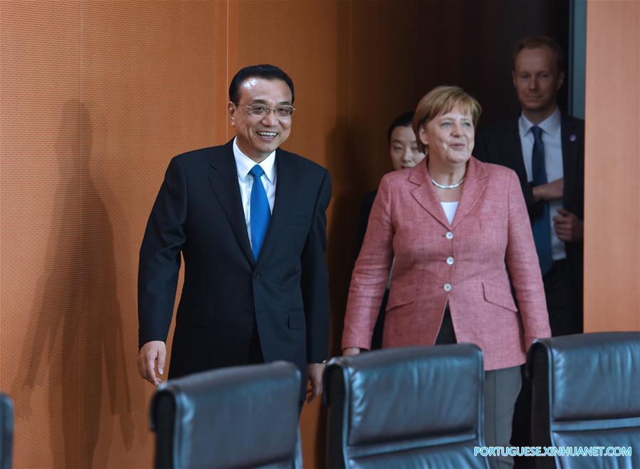 Premiê chinês pede esfor?os conjuntos com Alemanha para promover liberaliza??o comercial e rela??es bilaterais