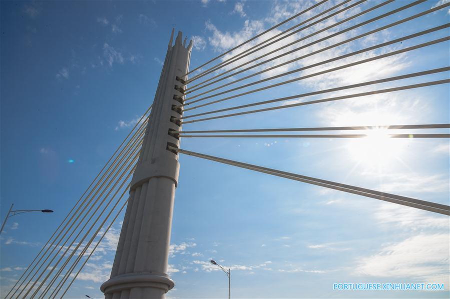 Constru??o da ponte de Gangou é concluída em Guizhou no sudoeste da China