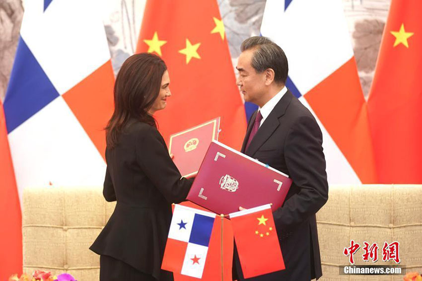 República Popular da China estabelece rela??es diplomáticas com a República do Panamá